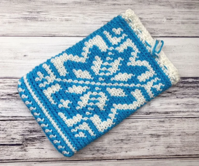 Christmas Tree Crochet Gift Bag (Free Pattern)