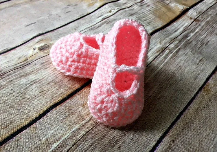 Free Crochet Pattern - Baby Ballet Slippers