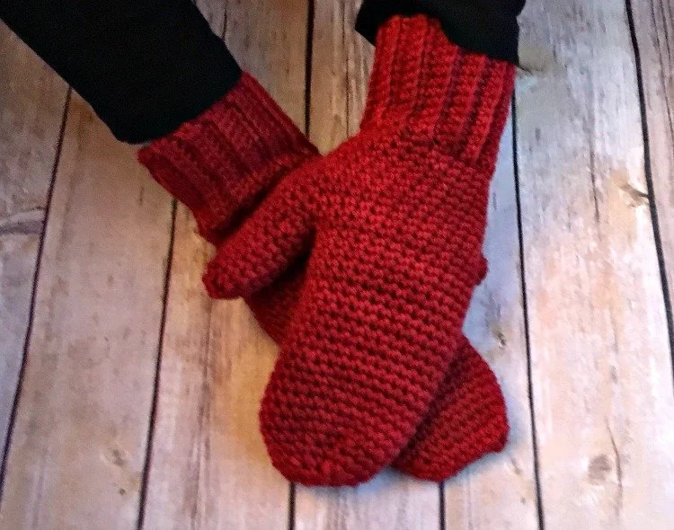 Basic Crochet Mittens – Easy Free Pattern