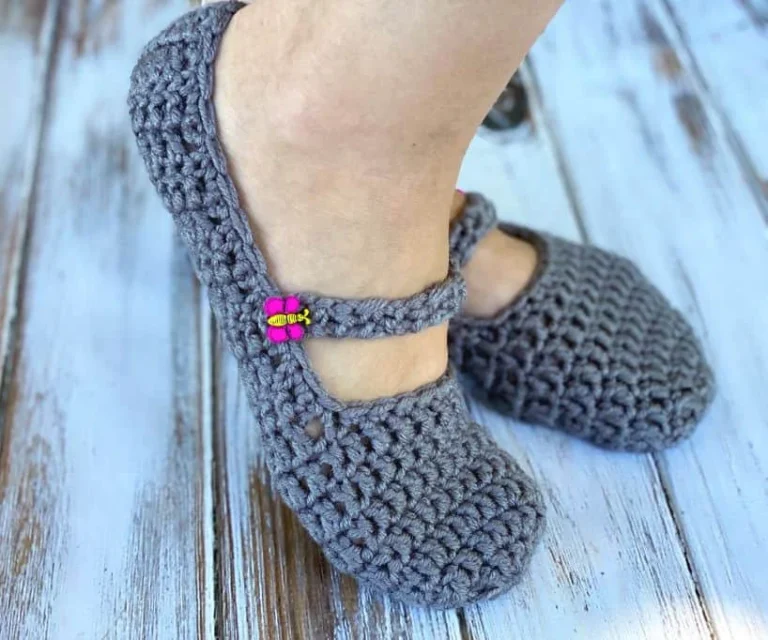 Chunky Button Slippers – Free Crochet Pattern