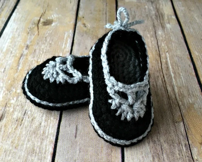 Free Crochet Pattern - Sweet Sophisticated Mary Janes