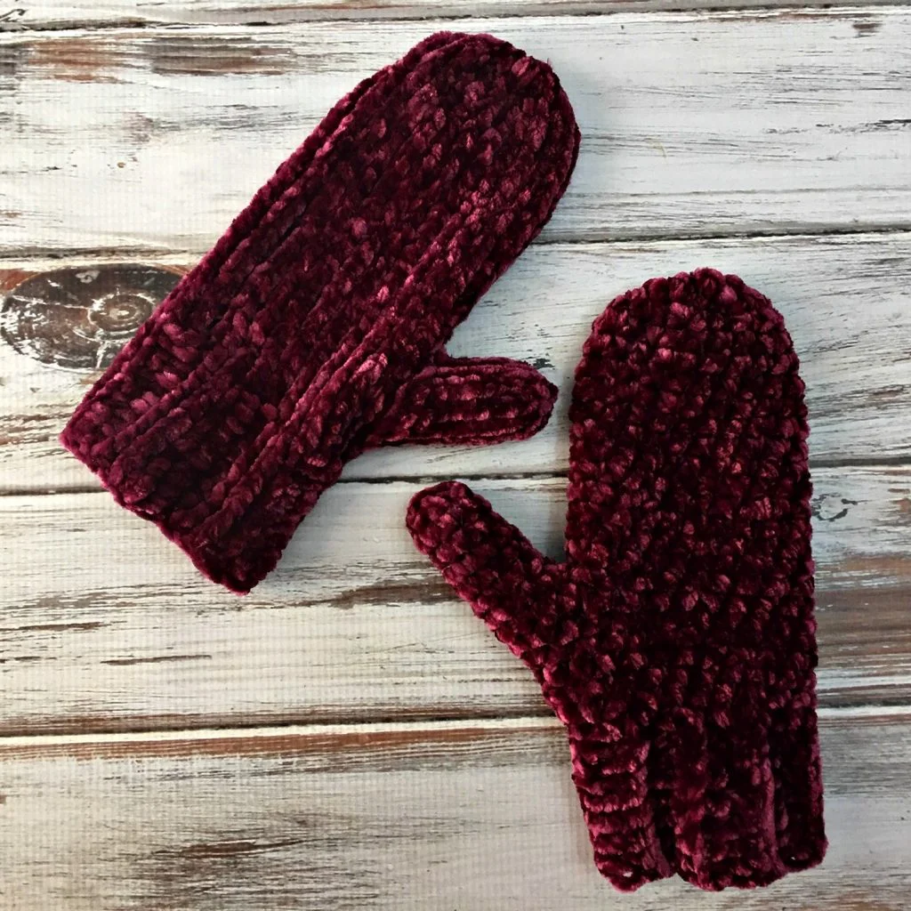 Velvet Mittens - Free Knit and Crochet Pattern